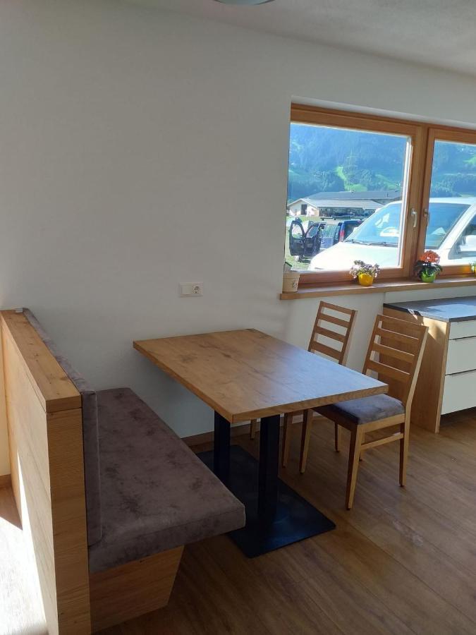 Grosszuegiges Apartment Georg Mayrhofen Barrierefrei Hollenzen Luaran gambar