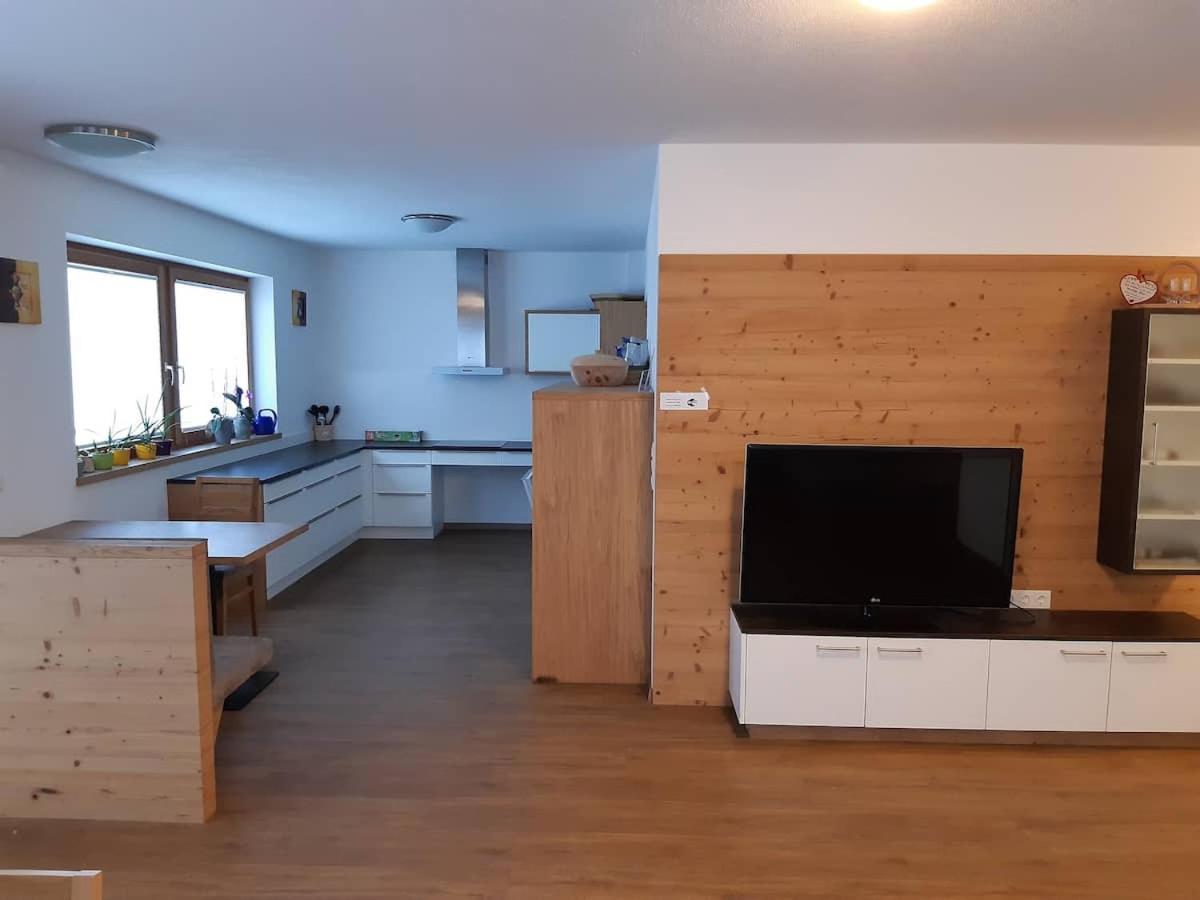 Grosszuegiges Apartment Georg Mayrhofen Barrierefrei Hollenzen Luaran gambar